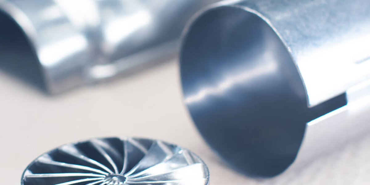 Werkstücke aus Metall in naher Ansicht.